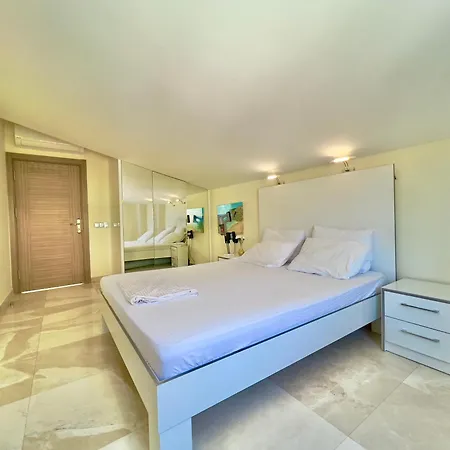 Skyler Villalari Villa