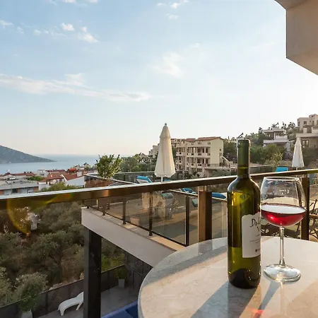 Skyler Villalari * Kaş